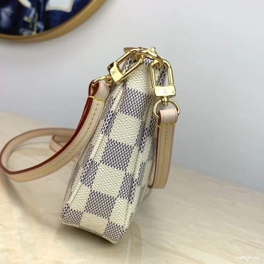 WIS Vuitton Louis POCHETTE ACCESSOIRES 0102